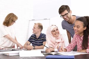 Das besondere Modell des Projekt-Kompetenz-Studium bringt nicht nur Sie, sondern auch Ihr Unternehmen weiter.