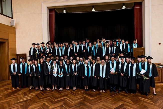 Gruppenbild auf der Abschlussfeier