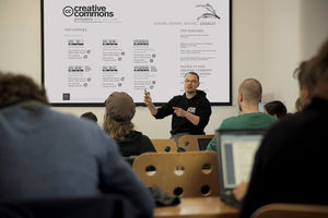 Das SAE Institute in Zahlen: 1976 gegründet, 53 Standorte in 28 Ländern, 9 Standorte in Deutschland.