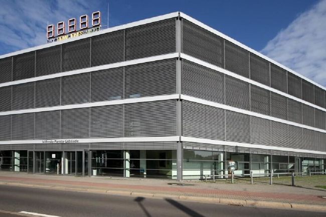 Fakultät für Wirtschaftswissenschaft 2