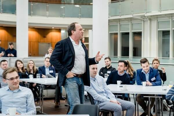 Mitreißende Impulsvorträge als Bestandteil aller Programme