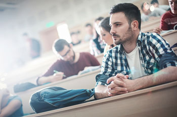 Pflegemanagement Student im Hörsaal